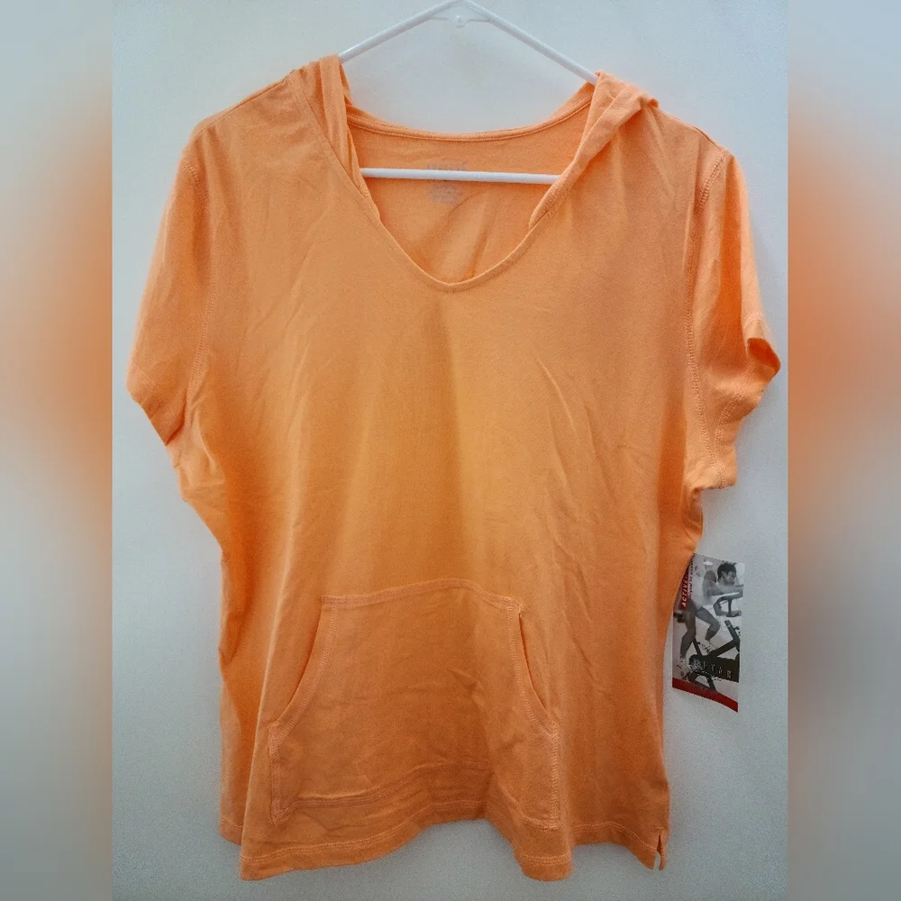 NWT Workout Running Top Lightweight with Hood and Kangaroo Pouch - Picture 1 of 3
